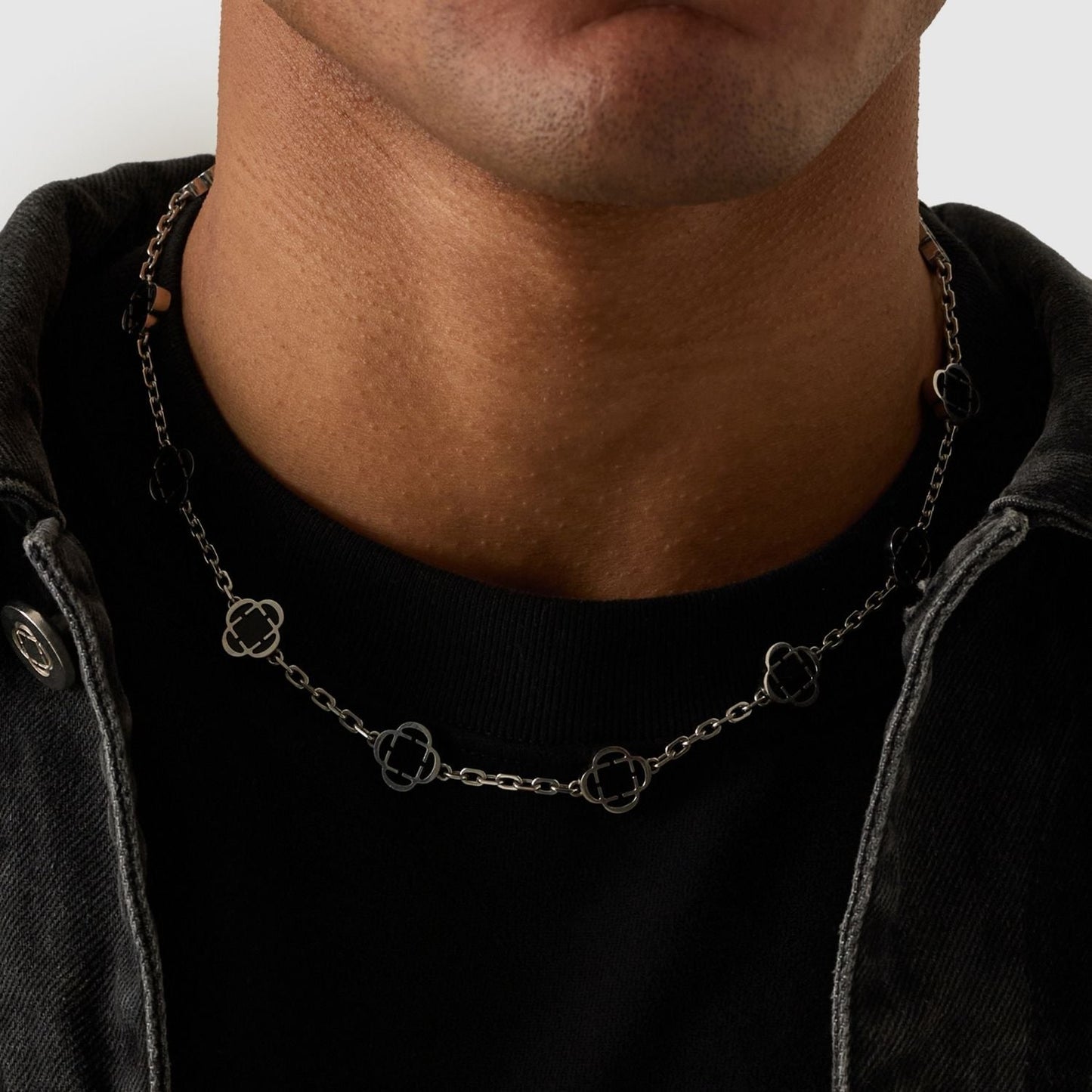 Onyx Clover Stone Necklace (Silver)