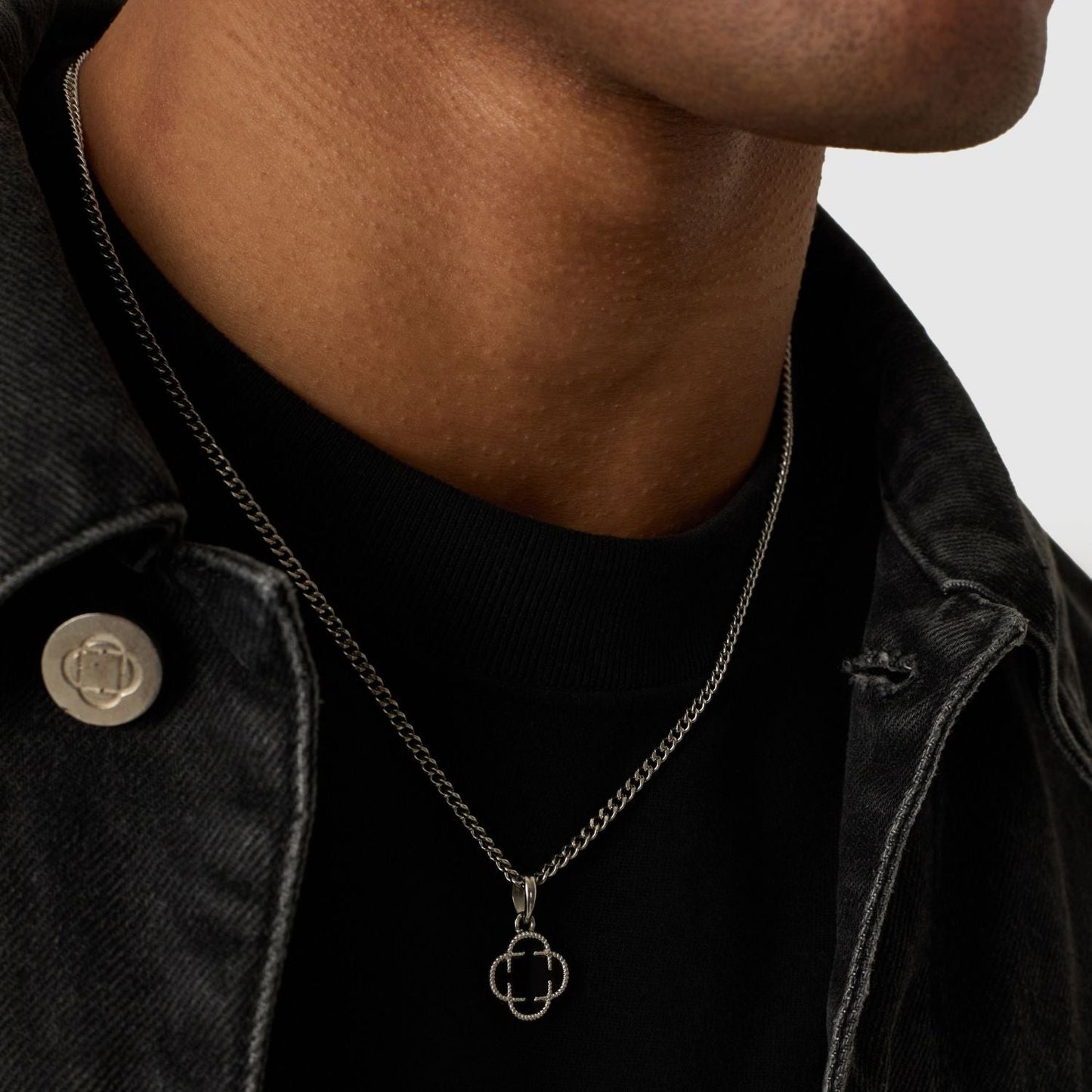 Onyx Clover Stone Pendant (Silver)