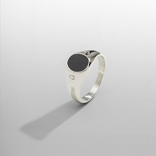 Onyx Oval Stone Signet Ring (Silver)